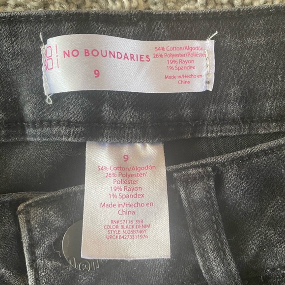 Short Shorts - Picture 2 of 3